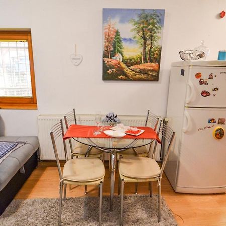 Blacksmith Apartment + Free Private Parking Сараєво Екстер'єр фото