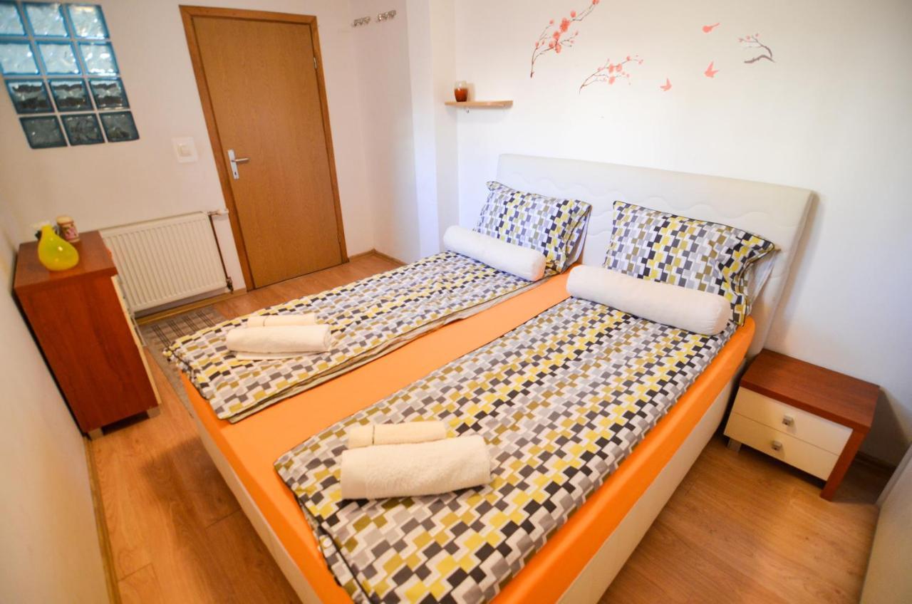 Blacksmith Apartment + Free Private Parking Сараєво Екстер'єр фото