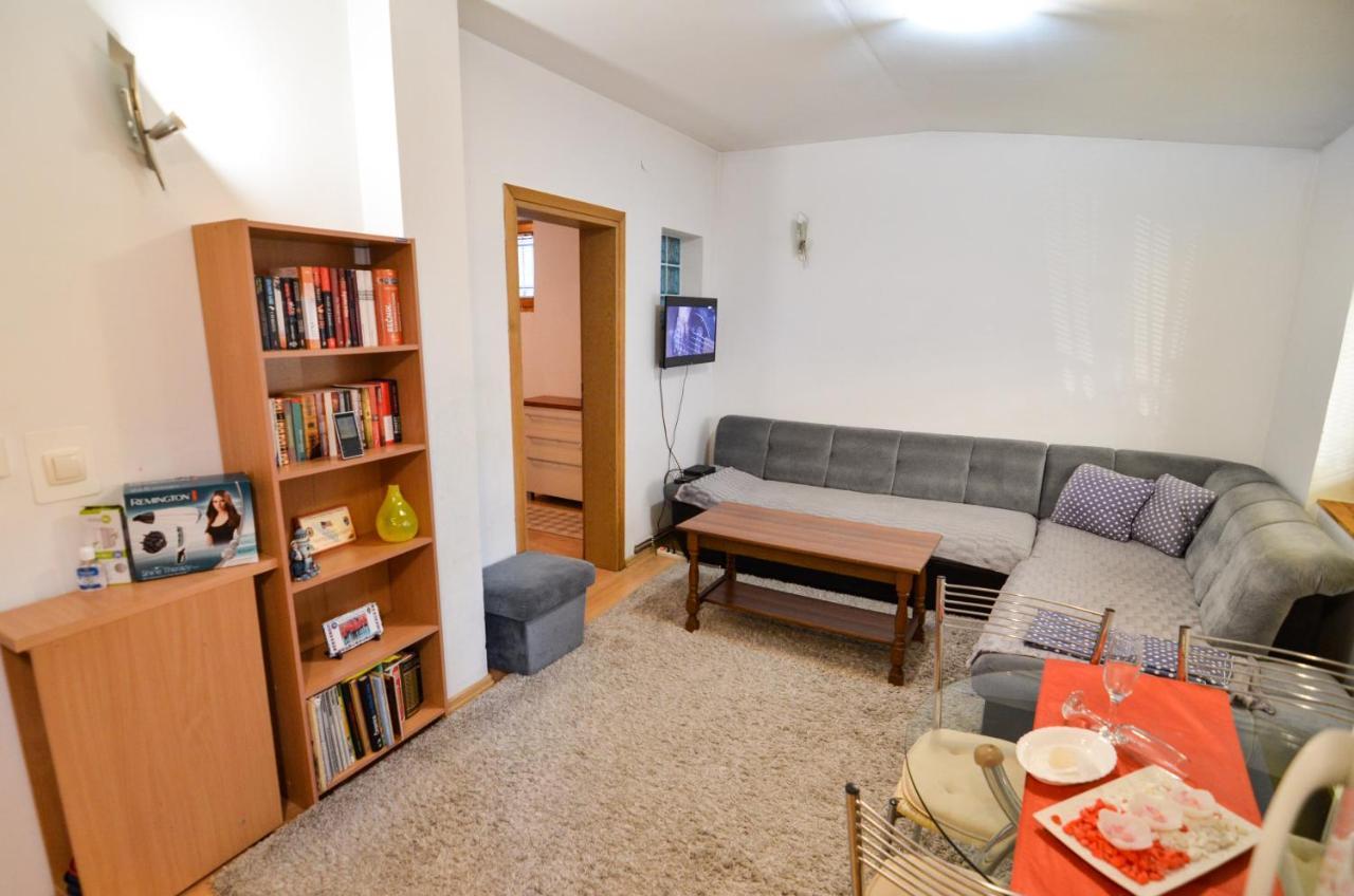 Blacksmith Apartment + Free Private Parking Сараєво Екстер'єр фото